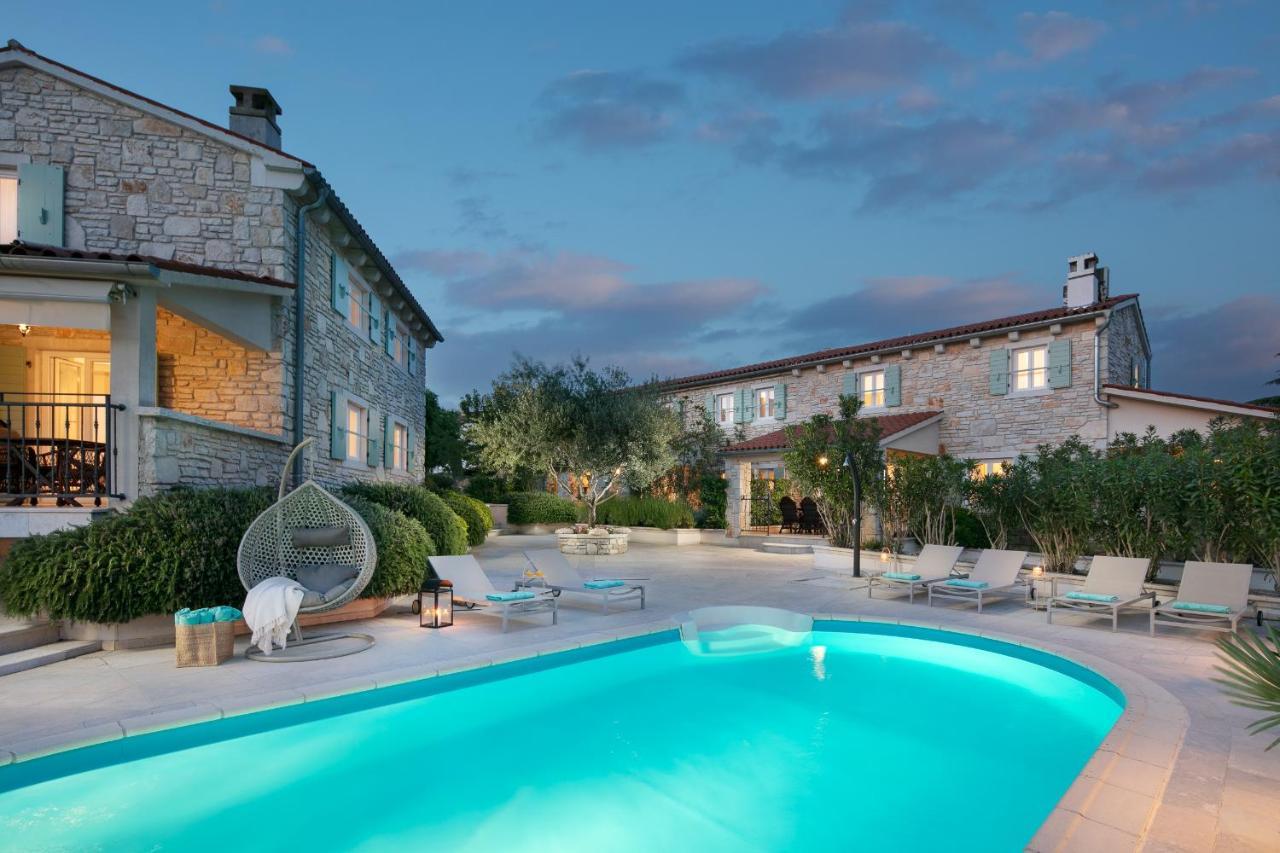 Pietre D'istria - With Private Service Vila *