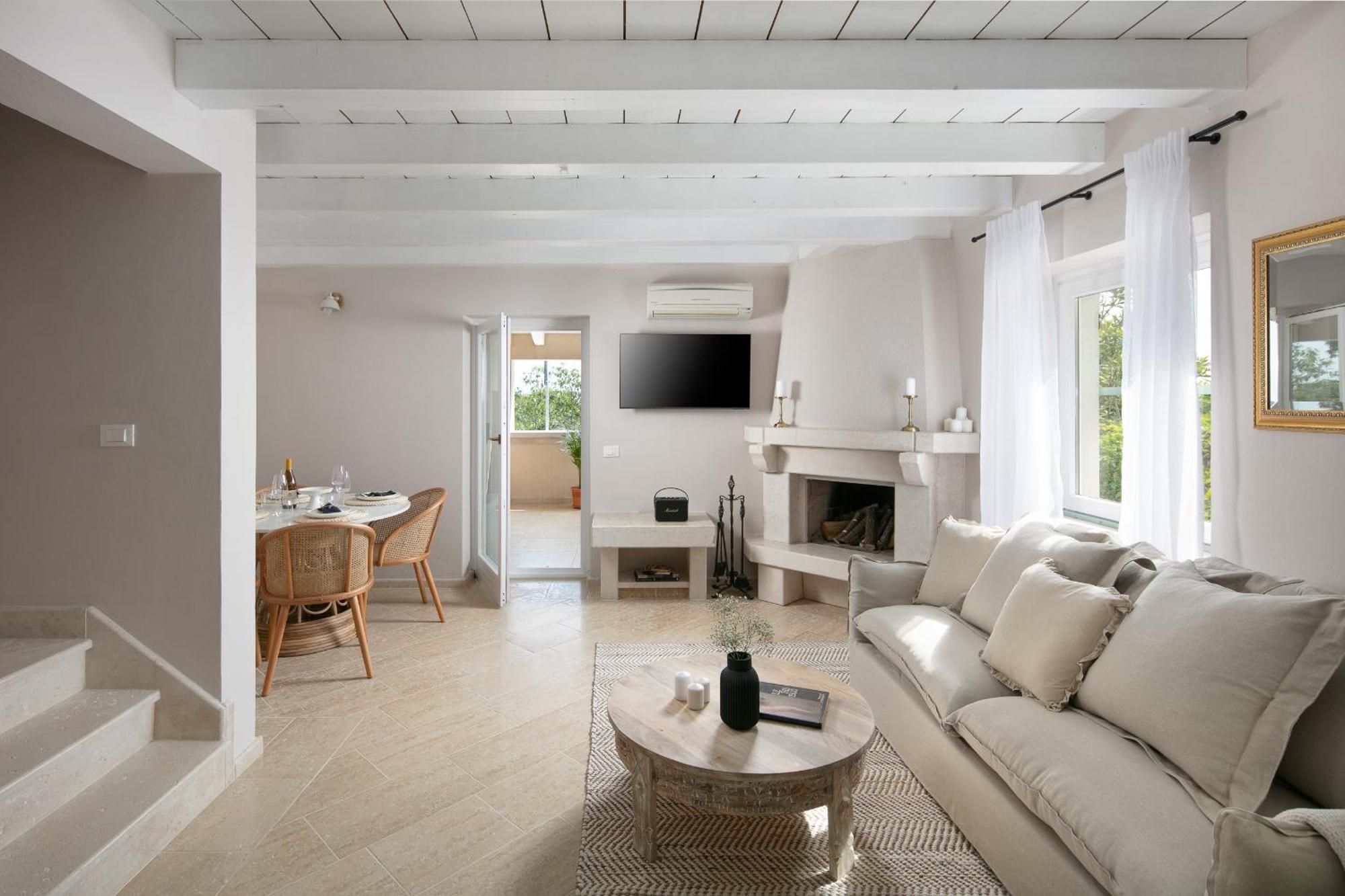 Pietre D'istria - With Private Service Vila *