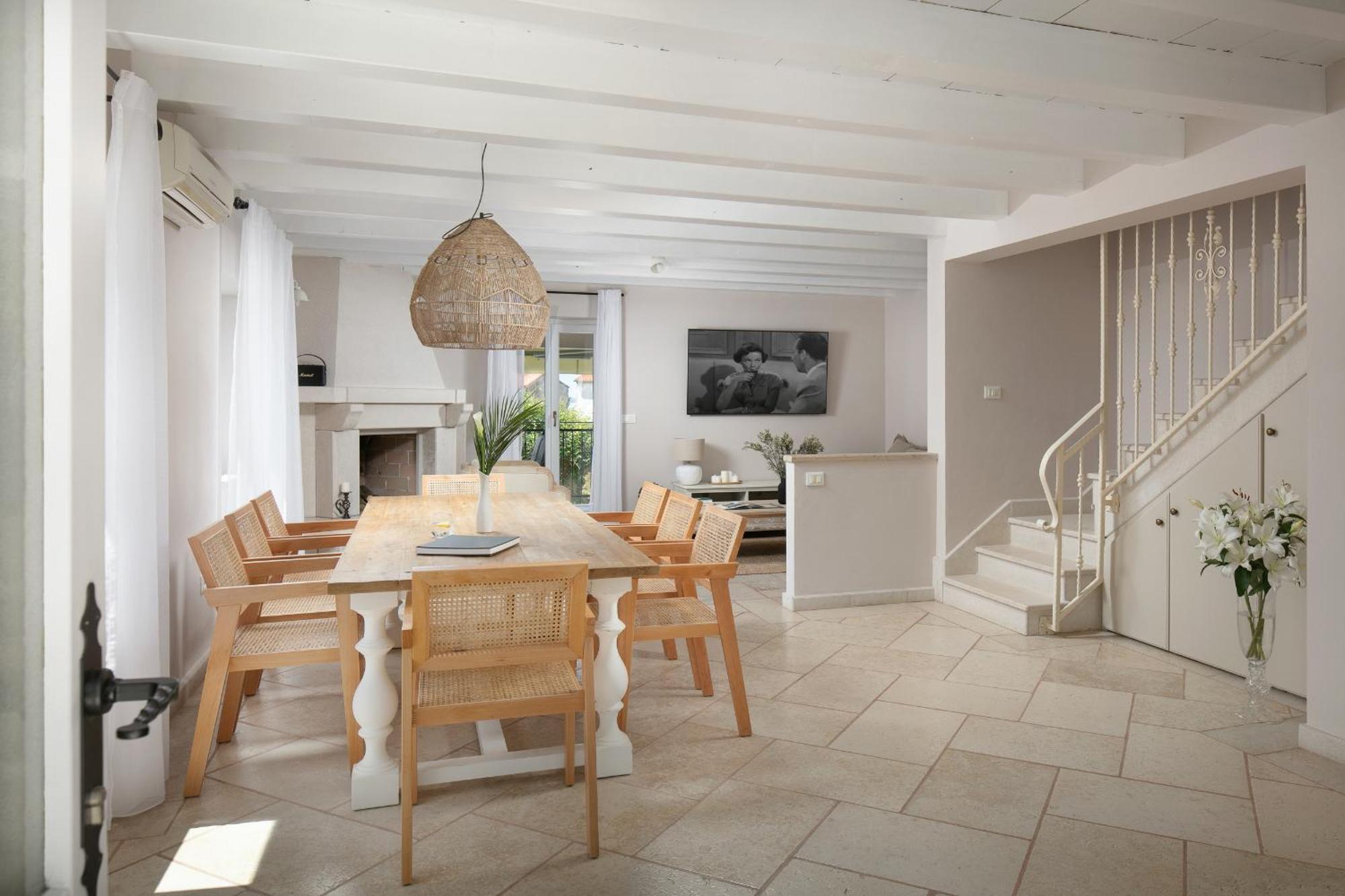 Pietre D'istria - With Private Service