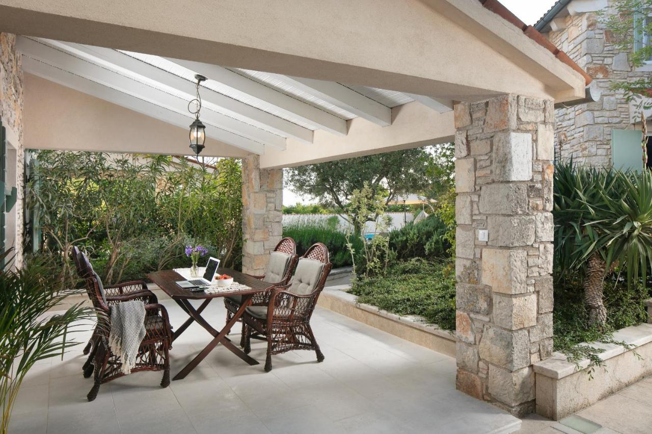 Pietre D'istria - With Private Service Villa
